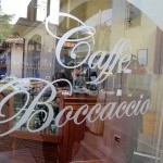 Caffè「Boccaccio」で国境の街の麦酒国境の街Goriziaの市場のカフェでひと休み