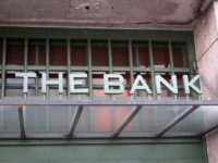 BAR「THE BANK」でヨロッコビールにkilchoman銀行出張所が今も佇む六地蔵