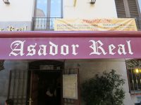 <span class="title">Restaurante「Asador Real」で極上のイベリコベジョータ王立劇場のある街角にて</span>