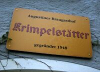 伝統料理酒場「Krimpelstätter」でレバー団子スープ鹿肉ロースト krimpelstaetter